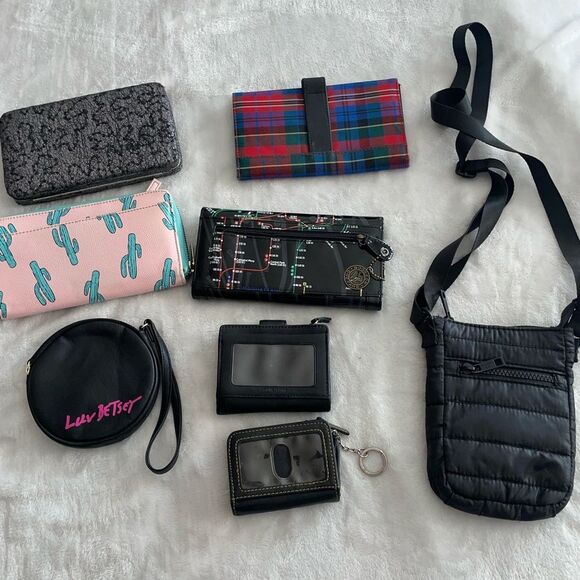 Colorful Wallet and Bag Collection - Picture 6 of 15